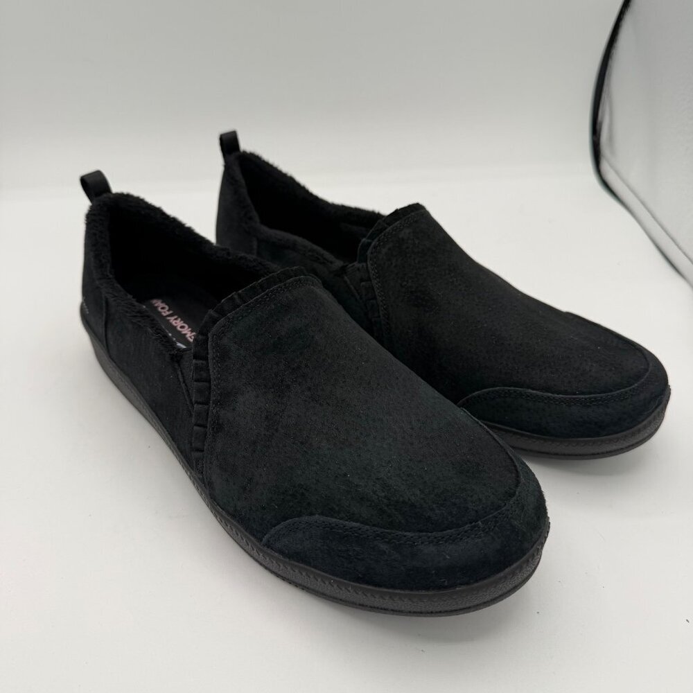 Skechers Madison Avenue - Plushed slip-on black suede sz 10